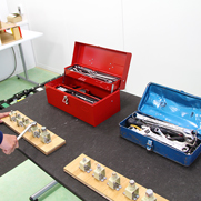 危険工具の展示と説明
